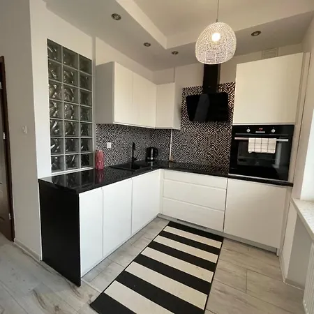 Aleje Jerozolimskie 11 19 - Darmowy Parking - Free Parking - 1km Do Dworca Centralnego, 850m Stacja Metra Nowy Swiat * Varsó