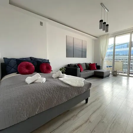 Aleje Jerozolimskie 11 19 - Darmowy Parking - Free Parking - 1km Do Dworca Centralnego, 850m Stacja Metra Nowy Swiat *