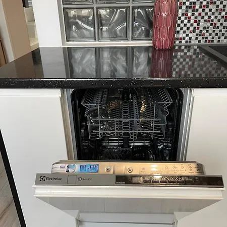 Aleje Jerozolimskie 11 19 - Darmowy Parking - Free Parking - 1km Do Dworca Centralnego, 850m Stacja Metra Nowy Swiat Appartamento