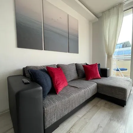 Aleje Jerozolimskie 11 19 - Darmowy Parking - Free Parking - 1km Do Dworca Centralnego, 850m Stacja Metra Nowy Swiat *